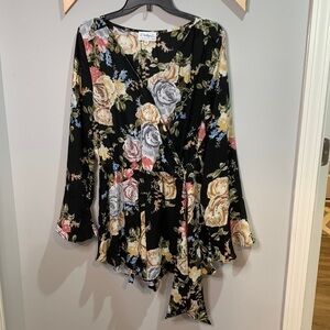 Black floral ruffled romper size large